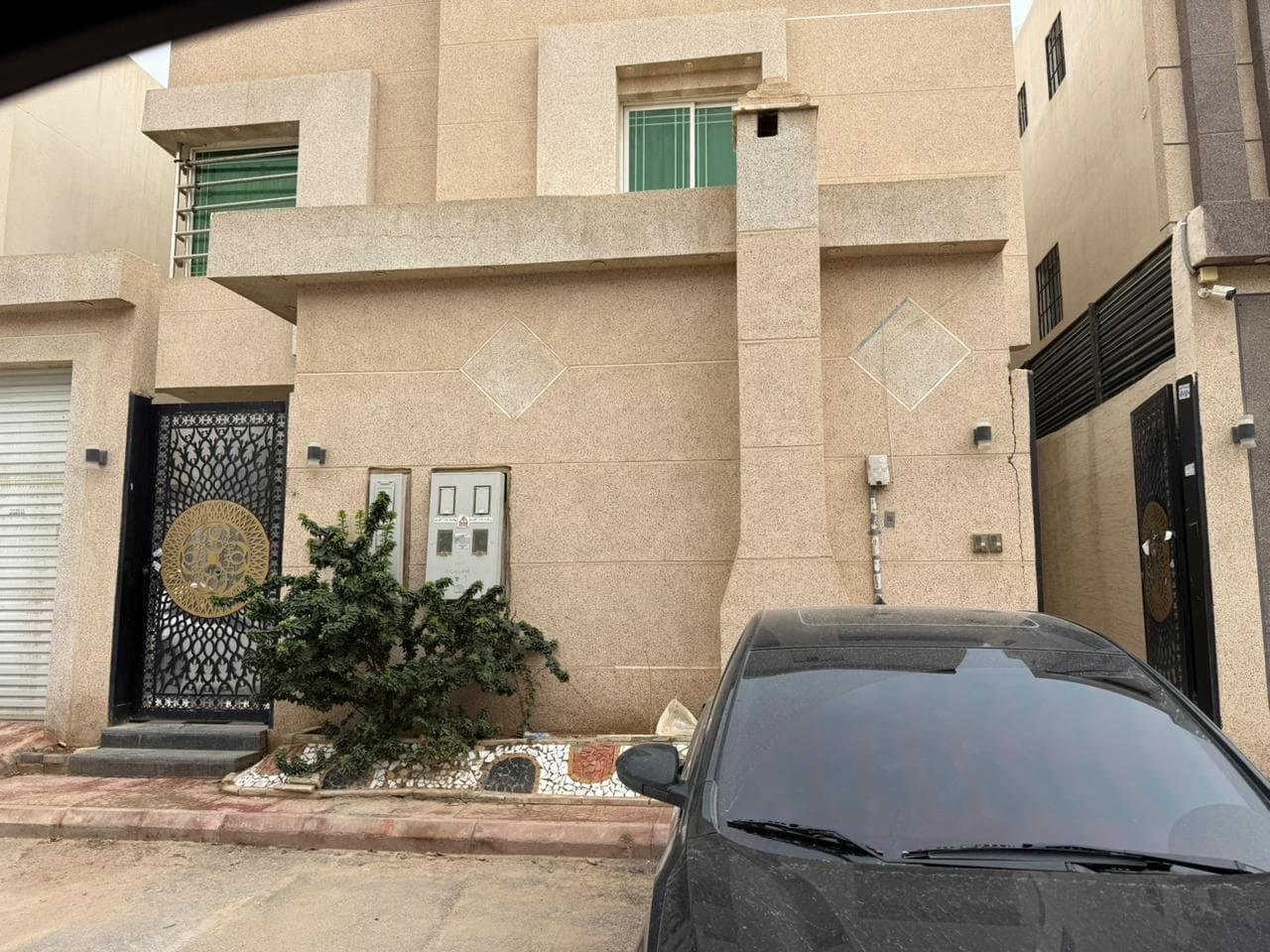 فيلا درج داخلي وشقتين الرمال الواحه